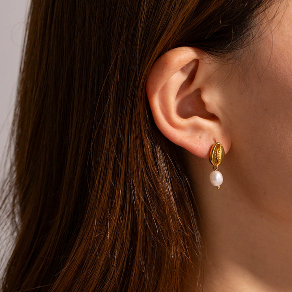 Women's Allmatch Geometric Pearl Earrings With Electroplating And 18K Gold Color