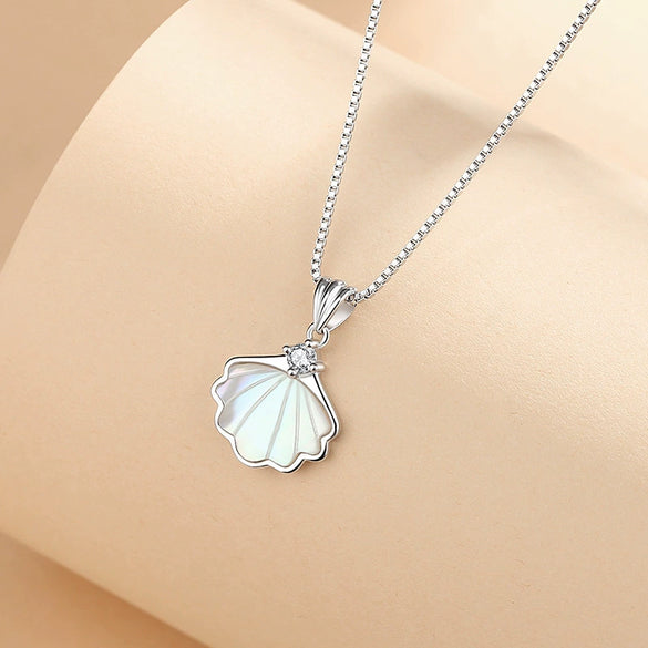 Women's Allmatch Light Luxury S925 Silver Geometric Pendant Clavicle Necklace With Cross Chain