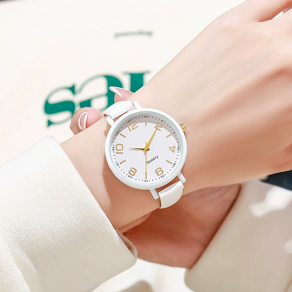 Women's Alloy And Imitation Leather Quartz Belt Watch Round Dial Pin Buckle Retro Casual Style