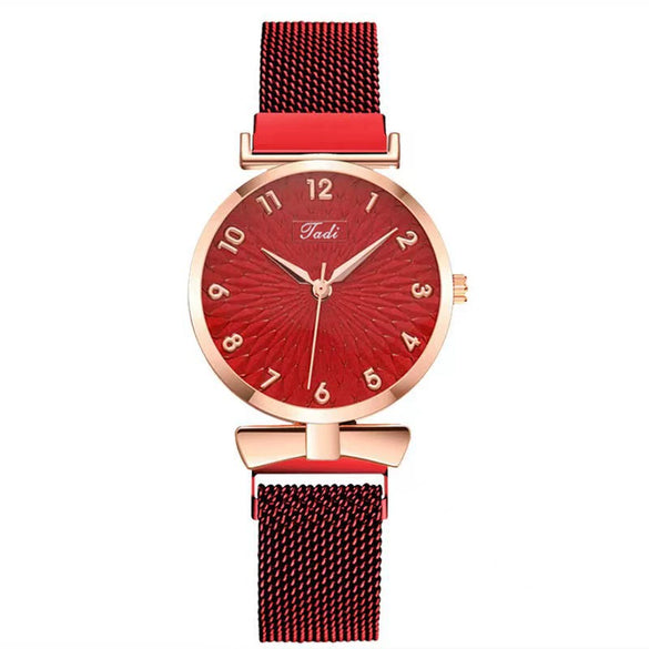 Women's Alloy And Leather Bracelet Set With Round Dial Quartz Watch Leisure Style