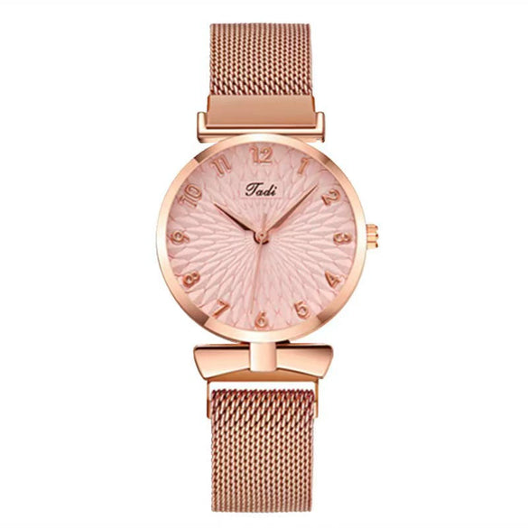 Women's Alloy And Leather Bracelet Set With Round Dial Quartz Watch Leisure Style