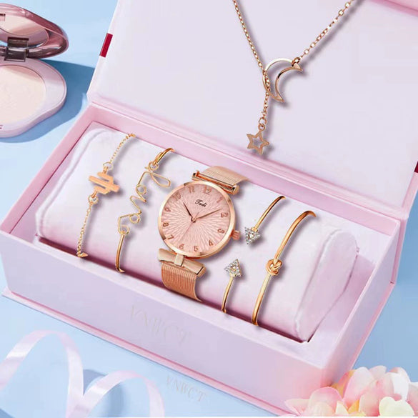 Women's Alloy And Leather Bracelet Set With Round Dial Quartz Watch Leisure Style