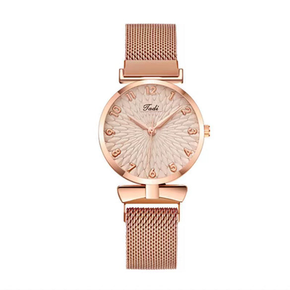 Women's Alloy And Leather Bracelet Set With Round Dial Quartz Watch Leisure Style