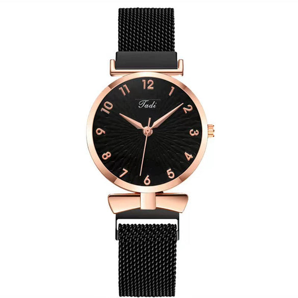 Women's Alloy And Leather Bracelet Set With Round Dial Quartz Watch Leisure Style