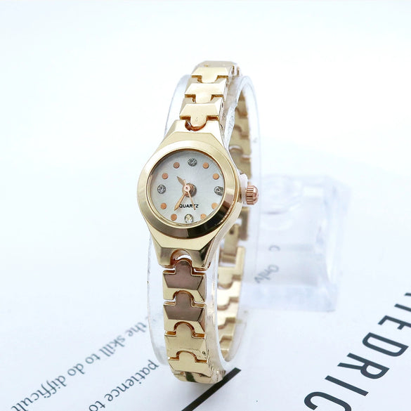 Women's Alloy And Stainless Steel Casual Quartz Watch With Round Dial And Spiral Crown