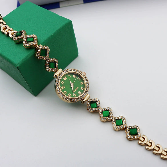 Women's Alloy And Stainless Steel Leisure Style Round Dial Quartz Watch