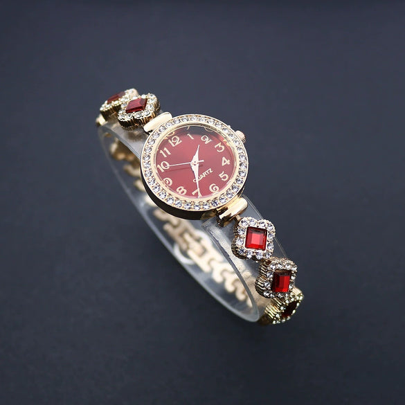 Women's Alloy And Stainless Steel Leisure Style Round Dial Quartz Watch