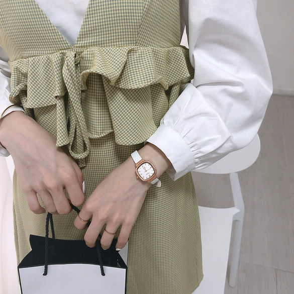 Women's Alloy And Stainless Steel Watch With Round Dial And Pin Buckle Leisure Style