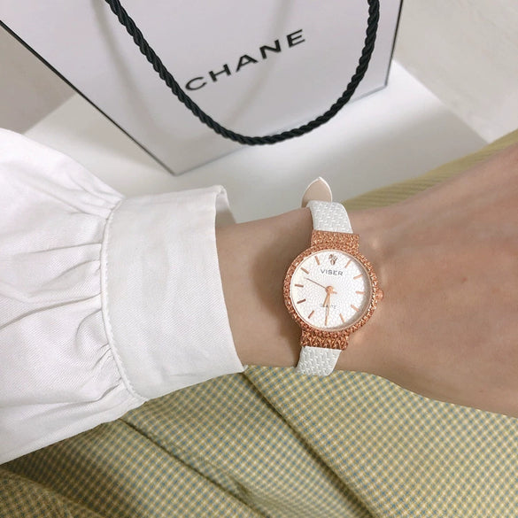Women's Alloy And Stainless Steel Watch With Round Dial And Pin Buckle Leisure Style