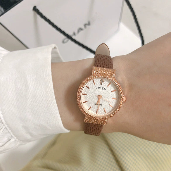 Women's Alloy And Stainless Steel Watch With Round Dial And Pin Buckle Leisure Style