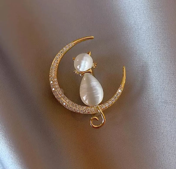 Women's Alloy Animal Pattern Electroplated Opal Rhinestone Brooch As High Grade Clothes Accessory