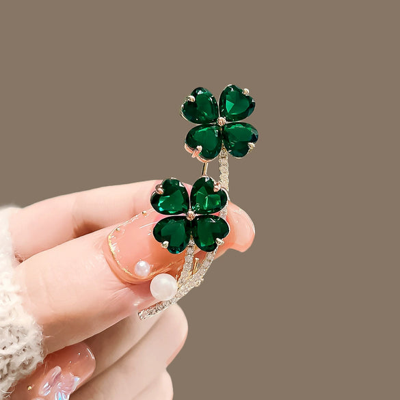 Women's Alloy Antirunning Light Brooch With Flower Pattern And Electroplating Design
