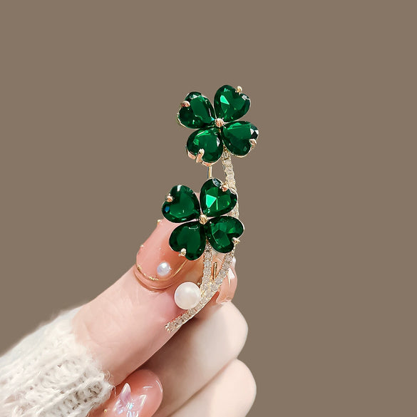 Women's Alloy Antirunning Light Brooch With Flower Pattern And Electroplating Design