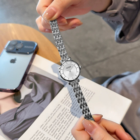 Women's Alloy Belt Quartz Watch Round Dial Leisure Style
