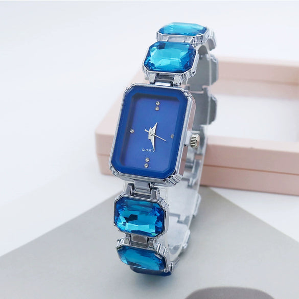 Women's Alloy Bracelet Quartz Watch With Square Dial And Fashion Style