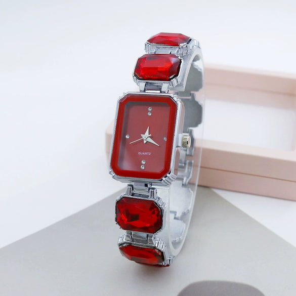 Women's Alloy Bracelet Quartz Watch With Square Dial And Fashion Style