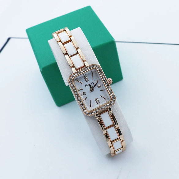 Women's Alloy Bracelet Quartz Watch With Square Dial And Mineral Reinforced Glass Mirror Fashionable Style