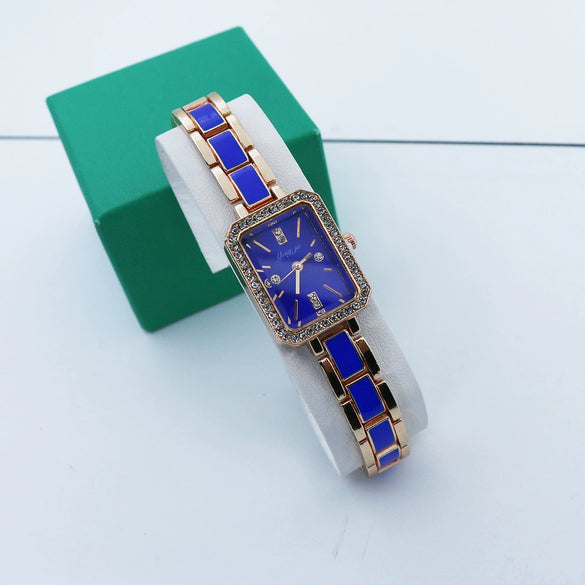 Women's Alloy Bracelet Quartz Watch With Square Dial And Mineral Reinforced Glass Mirror Fashionable Style
