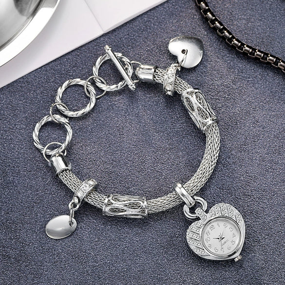 Women's Alloy Bracelet Watch With Heart Shape And Fashionable Style