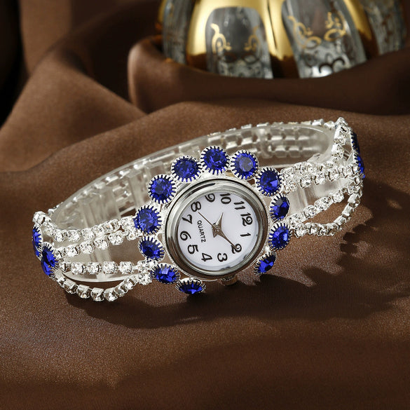 Women's Alloy Bracelet Watch With Round Dial And Stainless Steel Clasp