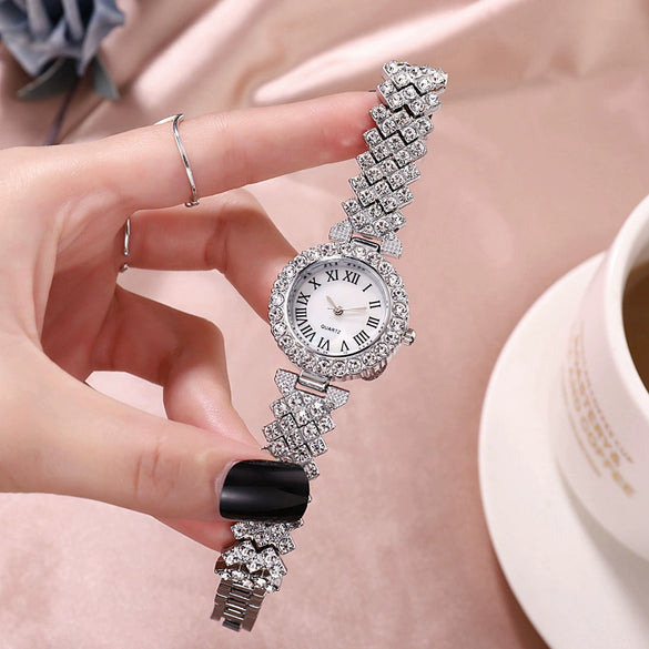 Women's Alloy Bracelet Watch With Round Dial Quartz Movement Single Folding Buckle Spiral Crown And Leisure Style