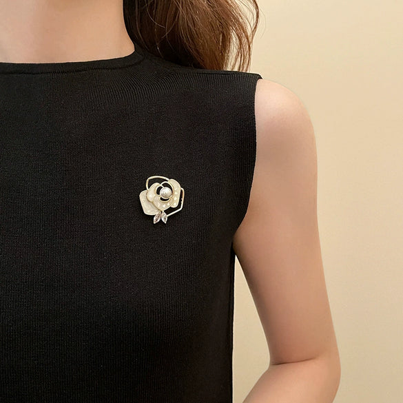 Women's Alloy Camellia Pearl Brooch With Electroplating
