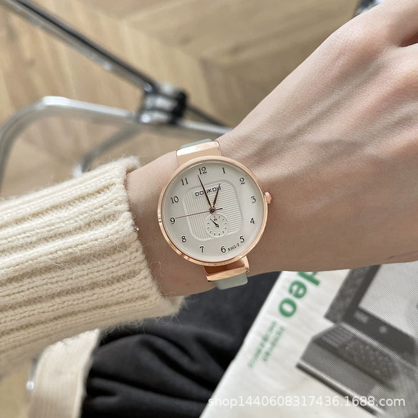 Women's Alloy Case Green Watch Mori Style Artistic Small Fresh Simple