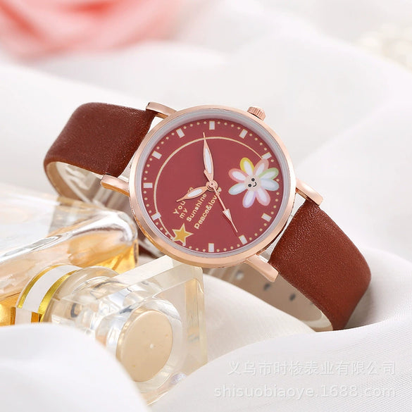 Women's Alloy Case Imitation Leather Strap Round Dial Daisy Pattern Leisure Watch