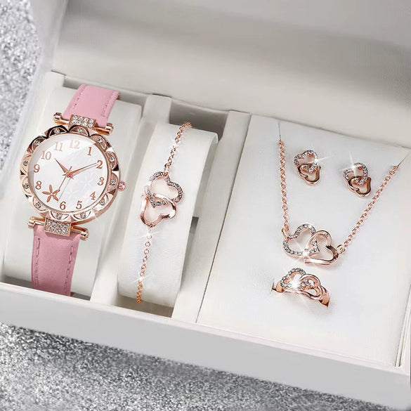Women's Alloy Case Imitation Leather Strap Round Dial Medieval Style Watches