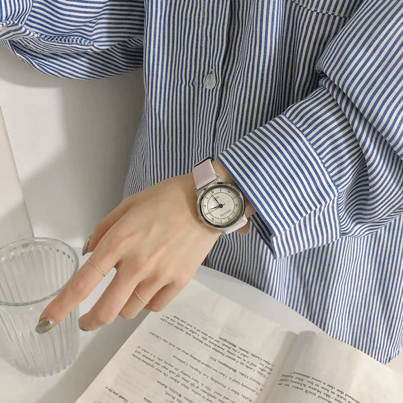 Women's Alloy Case Imitation Leather Strap Stainless Steel Clasp Round Dial Leisure Style Watch