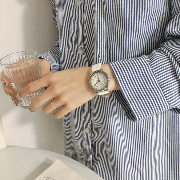 Women's Alloy Case Imitation Leather Strap Stainless Steel Clasp Round Dial Leisure Style Watch