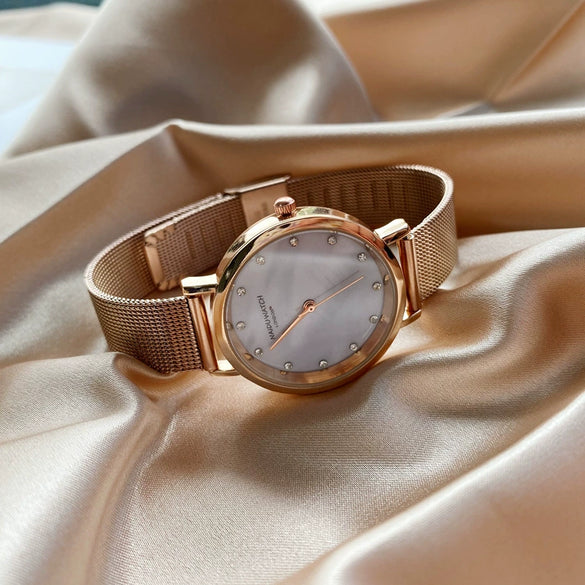Women's Alloy Case Ordinary Glass Mirror Fashion Starry Sky Watch
