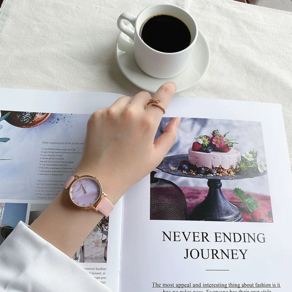 Women's Alloy Case Ordinary Glass Mirror Fashion Starry Sky Watch