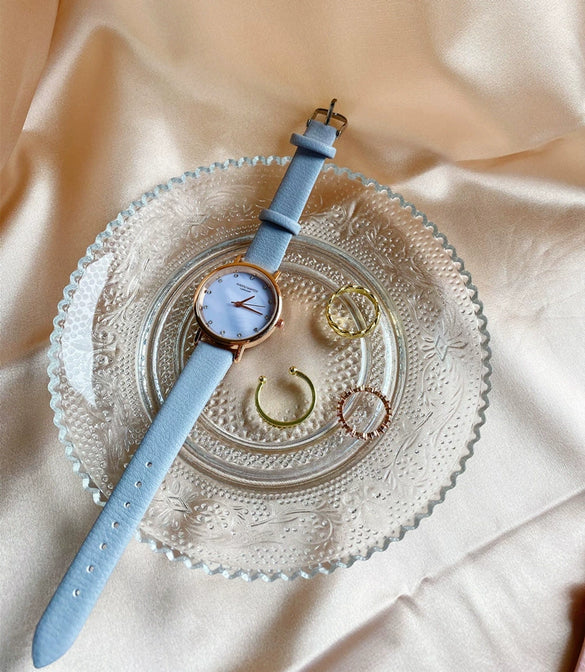 Women's Alloy Case Ordinary Glass Mirror Fashion Starry Sky Watch