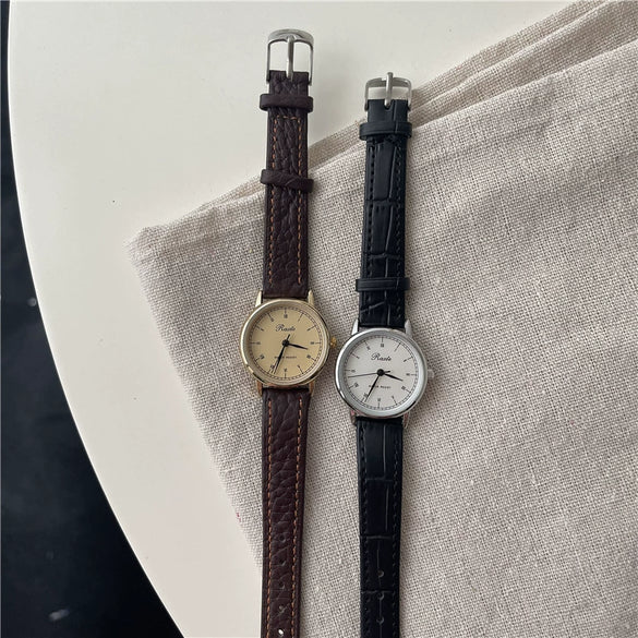 Women's Alloy Case Ordinary Glass Mirror Leisure Retro Small Round Quartz Watch