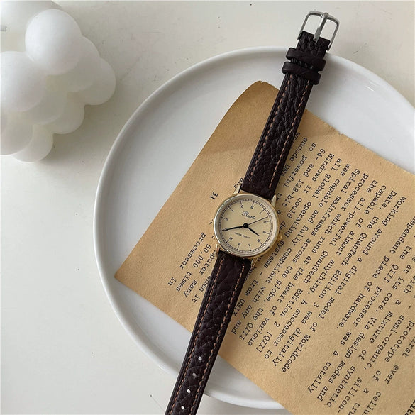 Women's Alloy Case Ordinary Glass Mirror Leisure Retro Small Round Quartz Watch