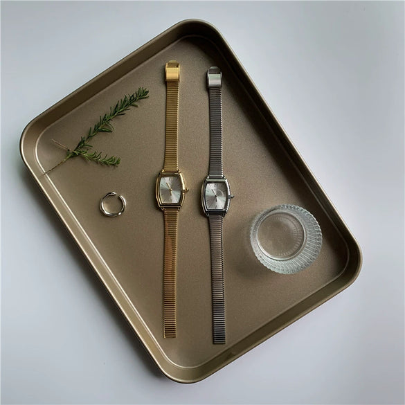 Women's Alloy Case Ordinary Glass Mirror Leisure Style Quartz Watch