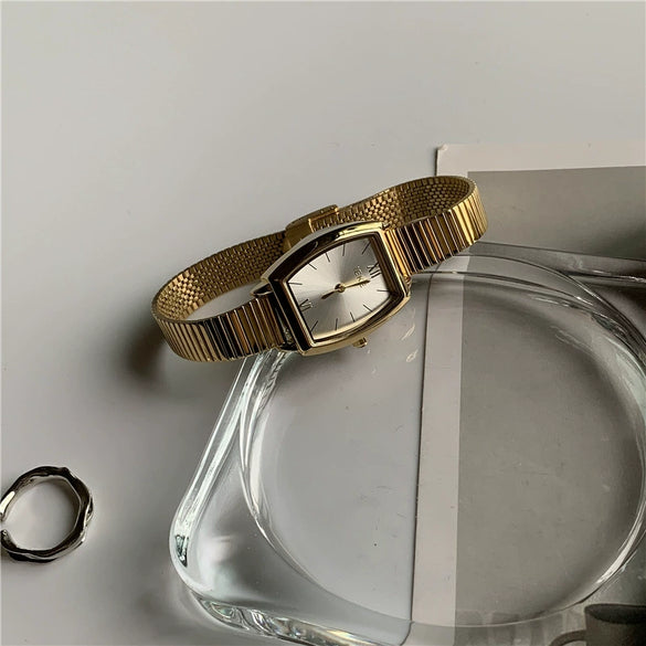 Women's Alloy Case Ordinary Glass Mirror Leisure Style Quartz Watch