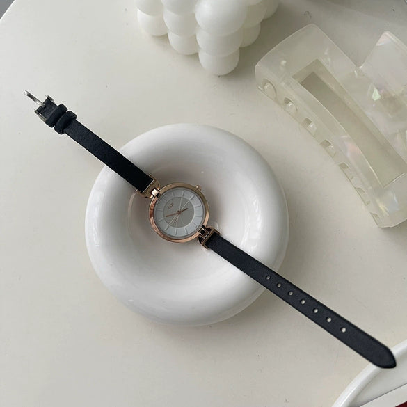 Women's Alloy Case Ordinary Glass Mirror Leisure Style Round Thin Strap Watch