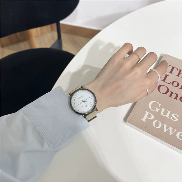 Women's Alloy Case Ordinary Glass Mirror Pointer Quartz Watch With Simple Elegant White Belt And Leisure Style
