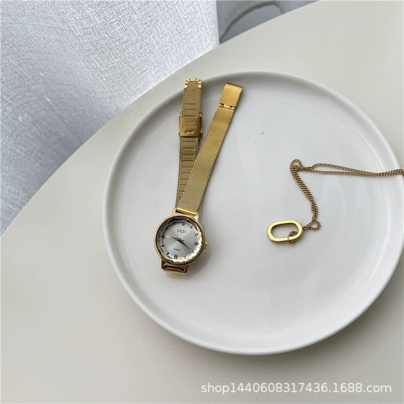 Women's Alloy Case Ordinary Glass Mirror Simple Retro Fashion Watch