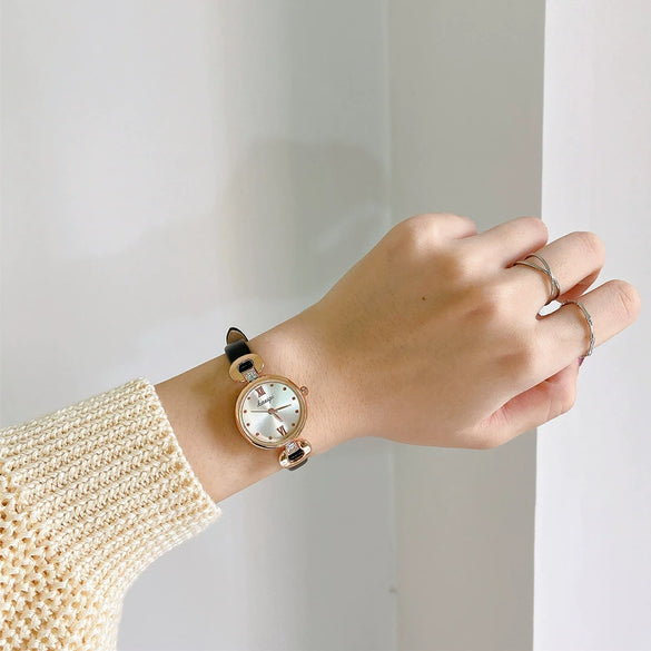 Women's Alloy Case Ordinary Glass Mirror Small Dial Thin Belt Retro Niche Chic Literary Style Watch