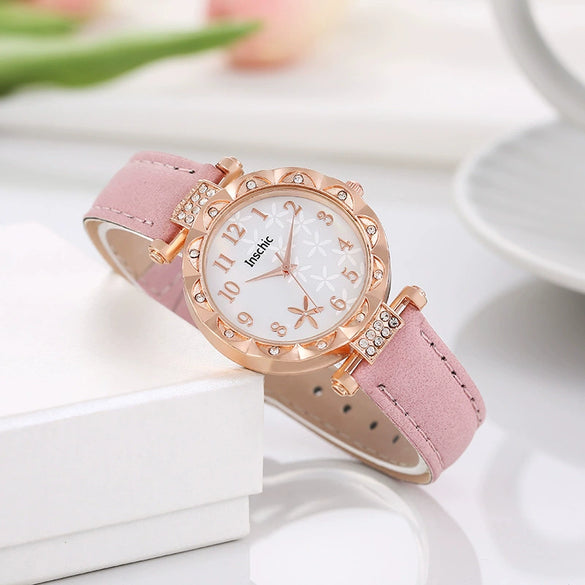Women's Alloy Case Quartz Belt Watch With Imitation Leather Strap Round Dial Starfish Design Leisure Style