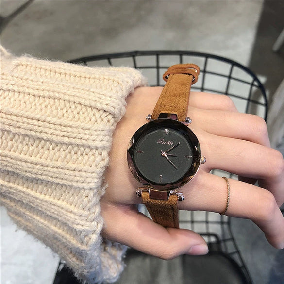 Women's Alloy Case Quartz Watch With Imitation Leather Strap And Stainless Steel Clasp Round Dial Casual Style