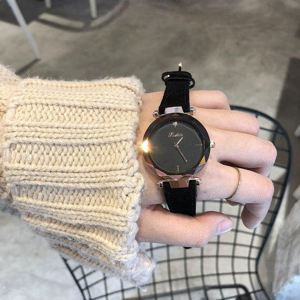 Women's Alloy Case Quartz Watch With Imitation Leather Strap And Stainless Steel Clasp Round Dial Casual Style