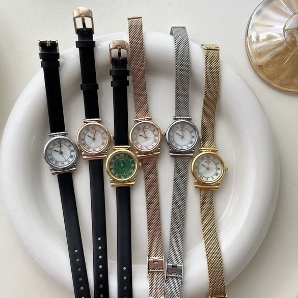 Women's Alloy Case Round Gold Watch