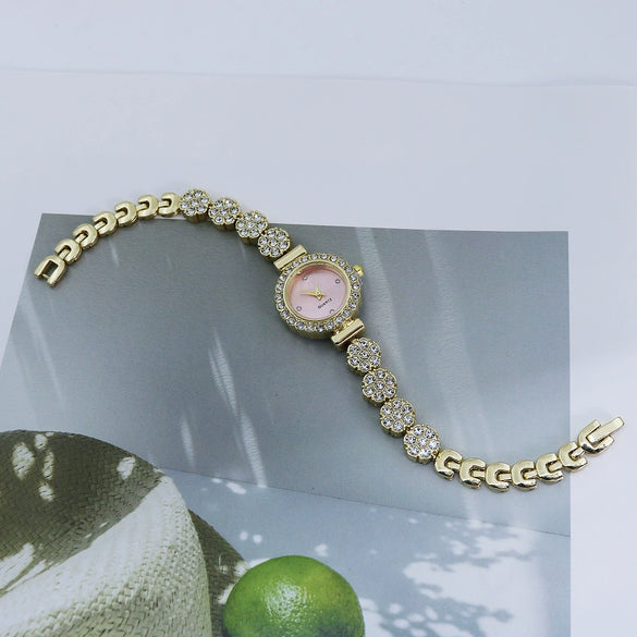 Women's Alloy Casual Quartz Bracelet Watch With Round Dial And Stainless Steel Buckle