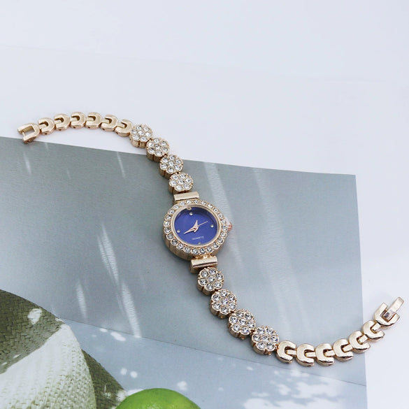 Women's Alloy Casual Quartz Bracelet Watch With Round Dial And Stainless Steel Buckle