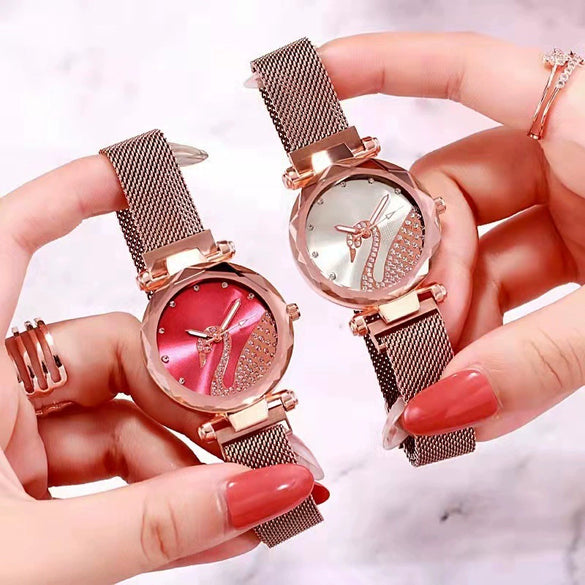Women's Alloy Casual Round Dial Magnet Buckle Quartz Watch