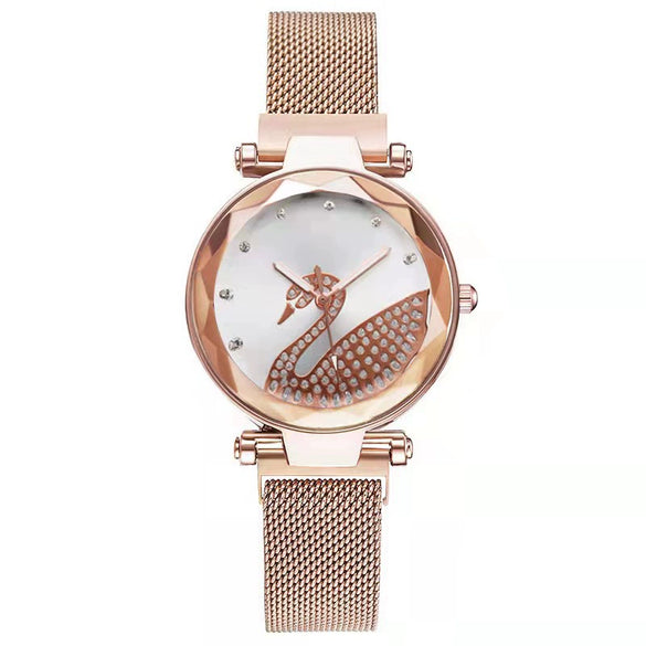 Women's Alloy Casual Round Dial Magnet Buckle Quartz Watch